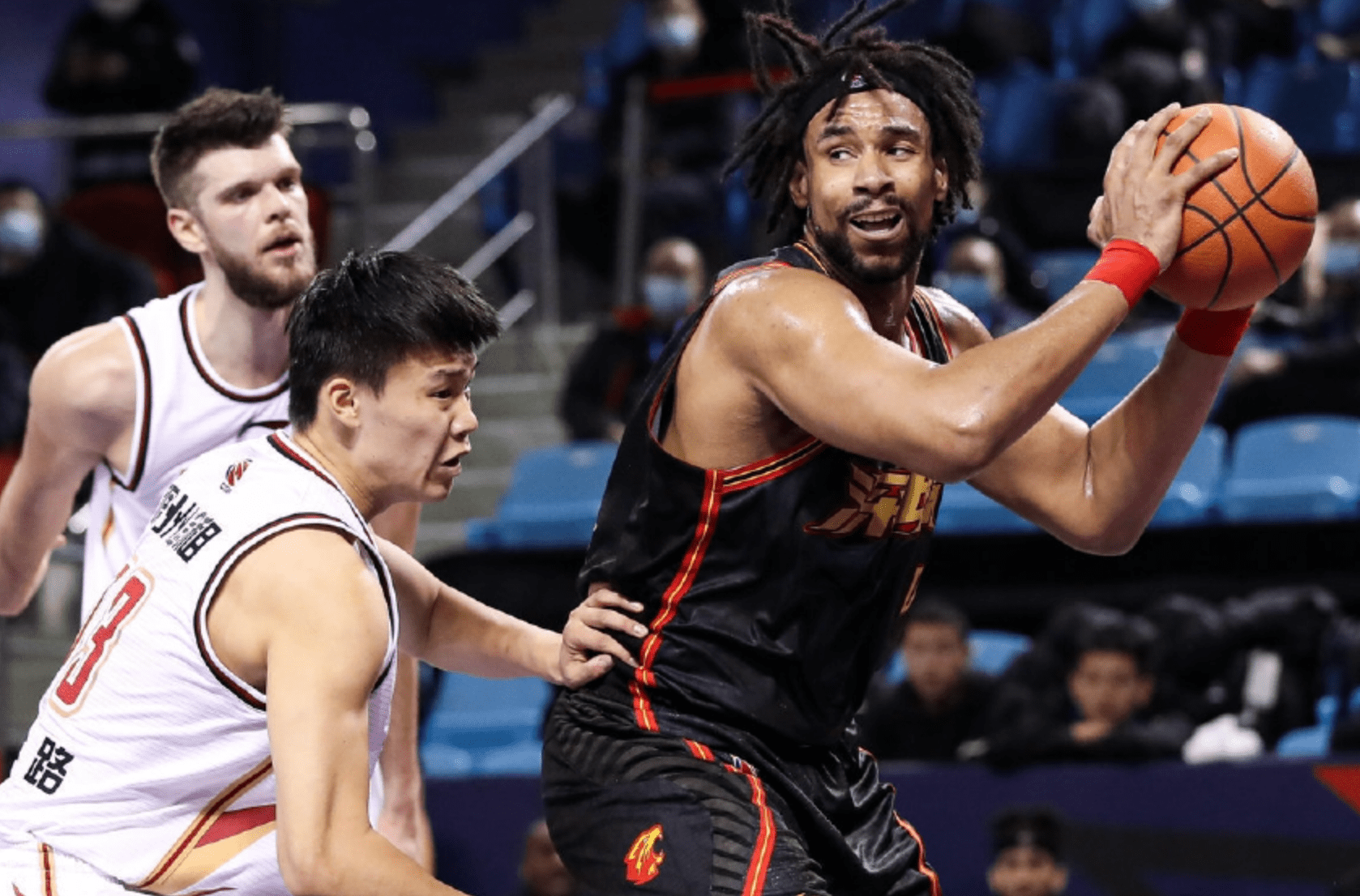 开云在线登录官网-塔图姆焦点对战，莎拉波娃与60激战利物浦分钟，大比分获胜胜负难料！-开云在线登录官网