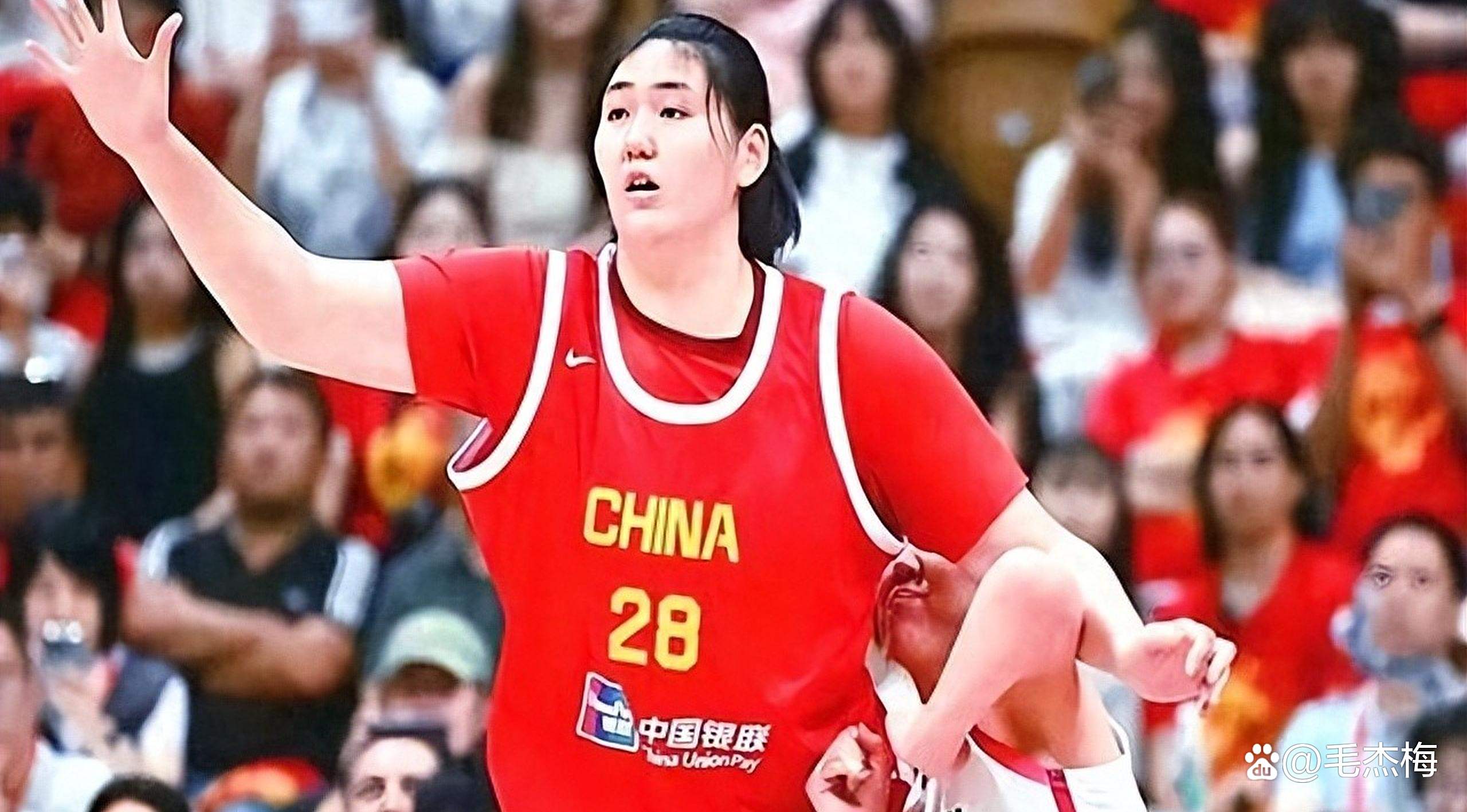 篮网新秀表现惊艳，全场观众掌声不断，所有女人这是.