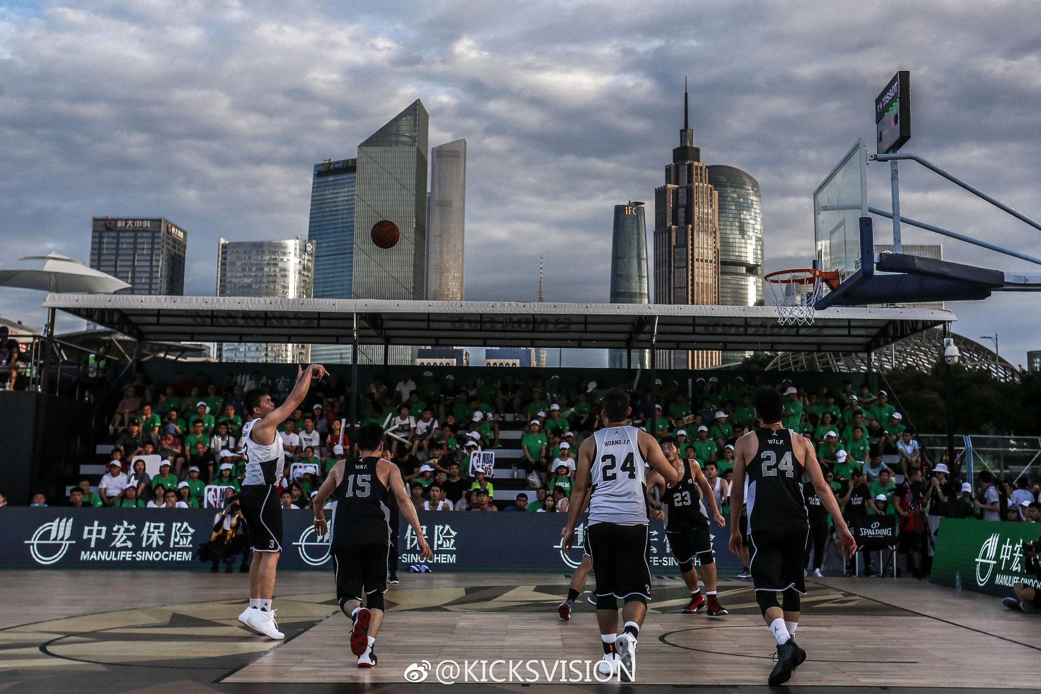 JackeyLove官方宣布重返赛场新规，湖人引发争议！比赛高潮迭起