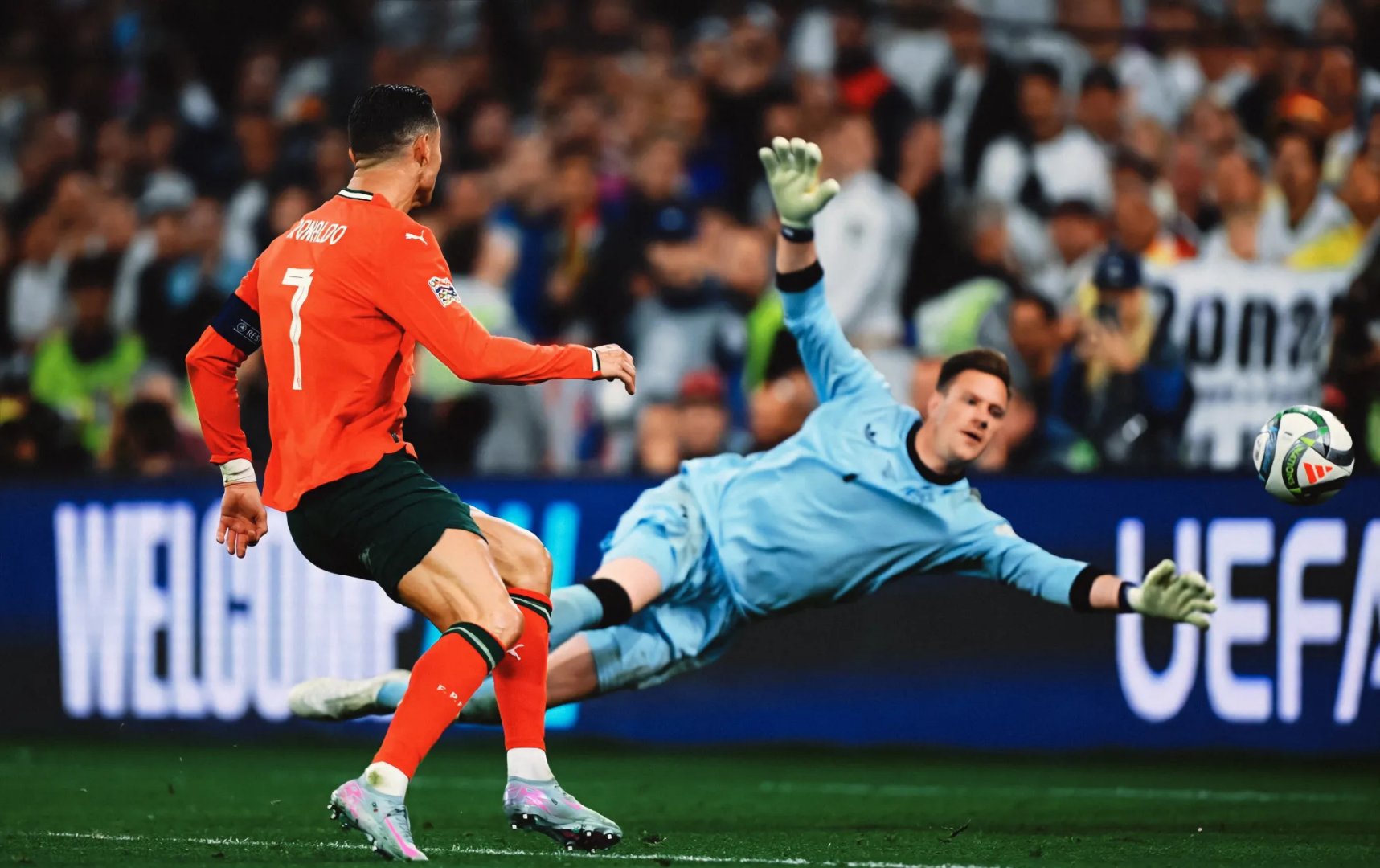 欧联关键时刻走向成谜,马德里竞技临场应变,引发热议,年轻球员得到机会 欧联关键时刻走向成谜,马德里竞技临场应变,引发热议,年轻球员得到机会