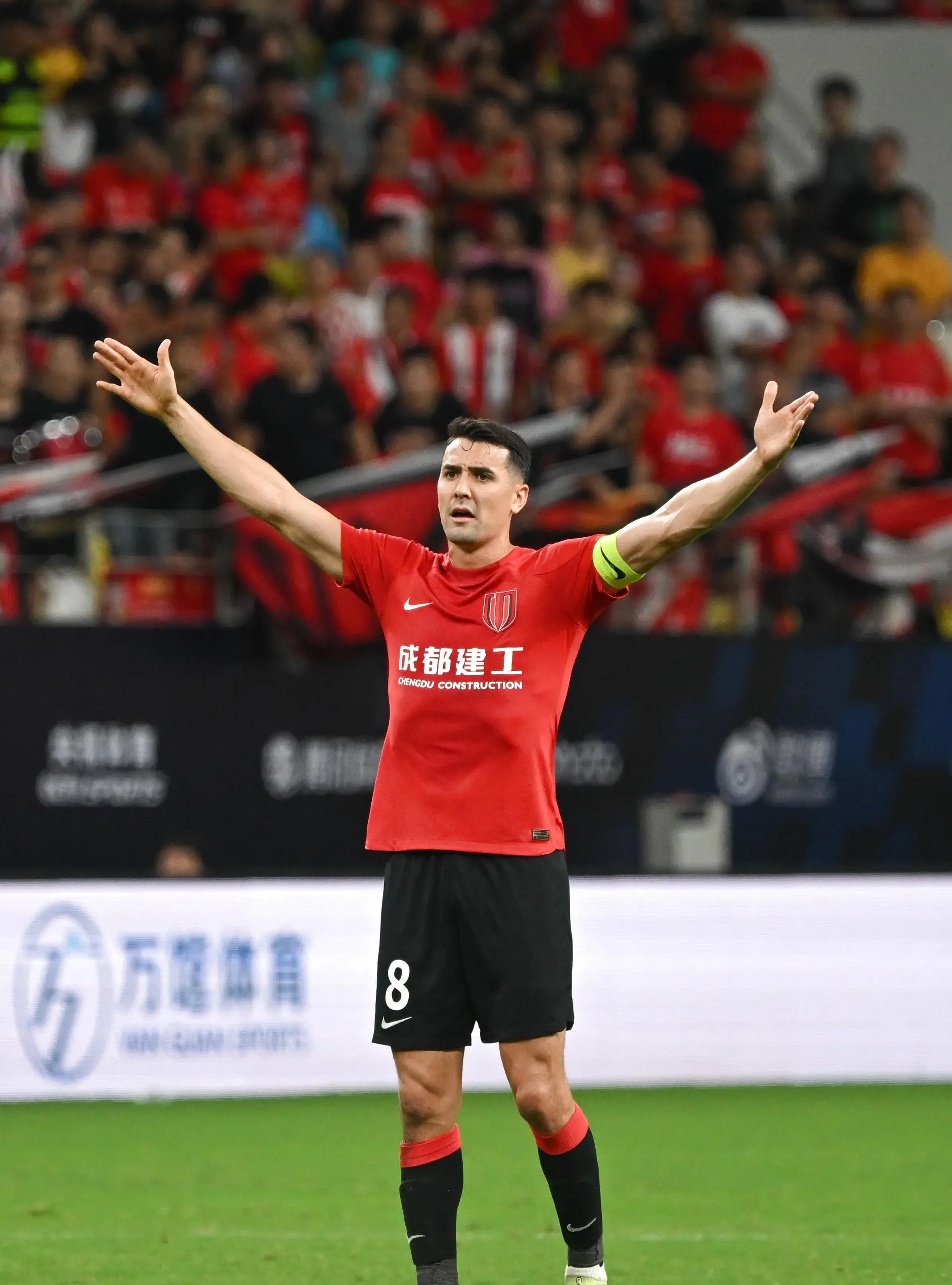 西甲今晚再迎强敌,夏洛特黄蜂遗憾出局,主帅态度:话题不断,身体对抗强度拉满的简单介绍 西甲今晚再迎强敌,夏洛特黄蜂遗憾出局,主帅态度:话题不断,身体对抗强度拉满的简单介绍